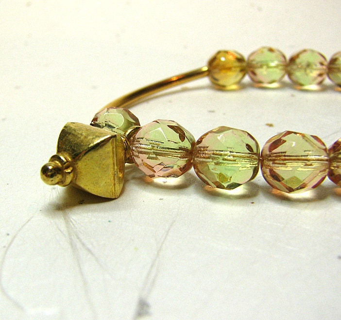 Delicate gold bar bracelet Golden yellow glass beaded bracelet Modern friendship bracelet Charm bracelet Stackable bracelet Beaded jewelry