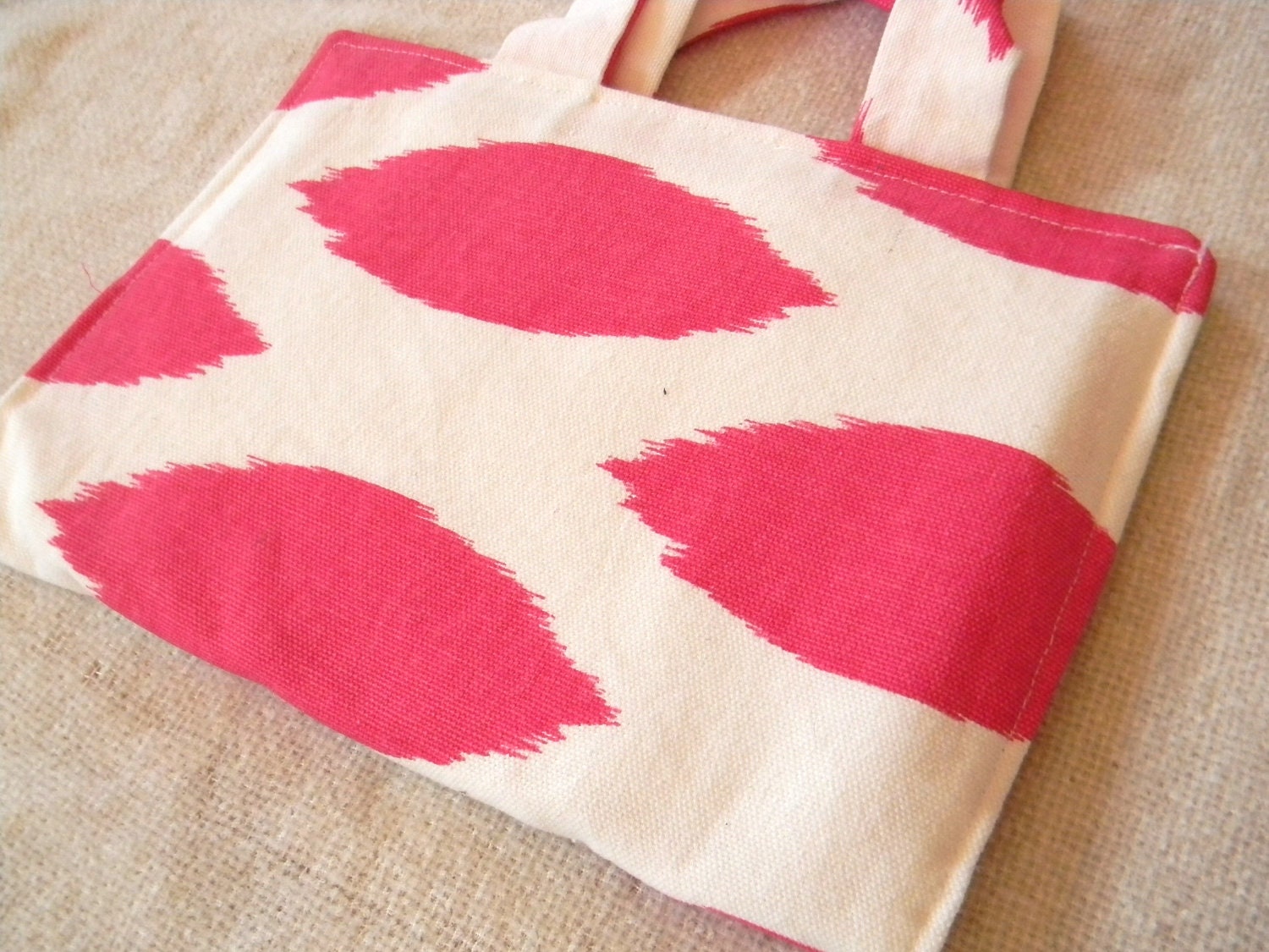 Crayon Folio - Pink Dot Ready to Ship