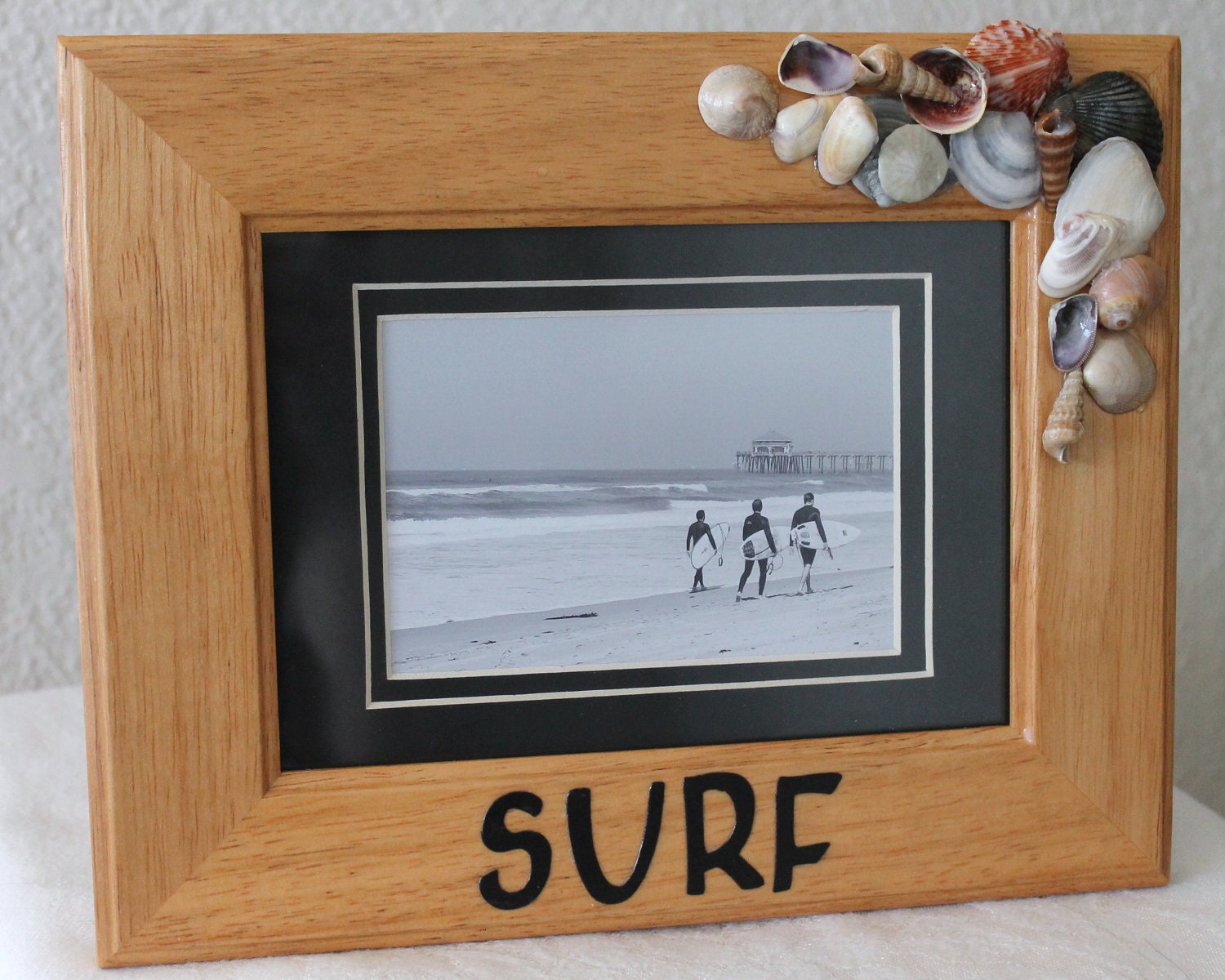 wooden frame, Surf, shells, black and white surfing photograph