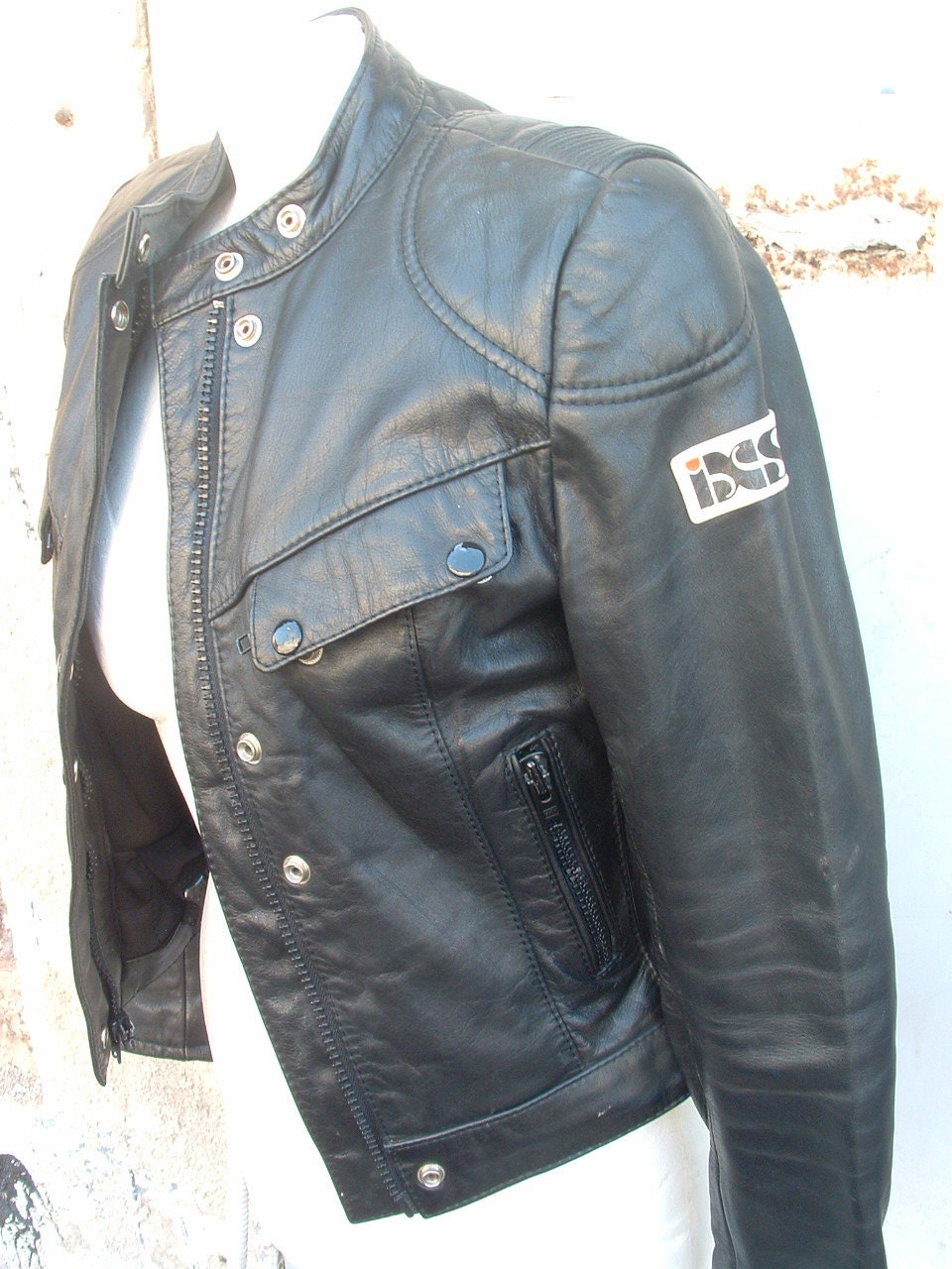 professional woman motocicle leather jacket never ware small size