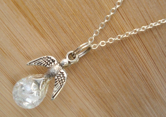 Dainty Sparrow Bird Crystal Crackle Glass Marble Necklace