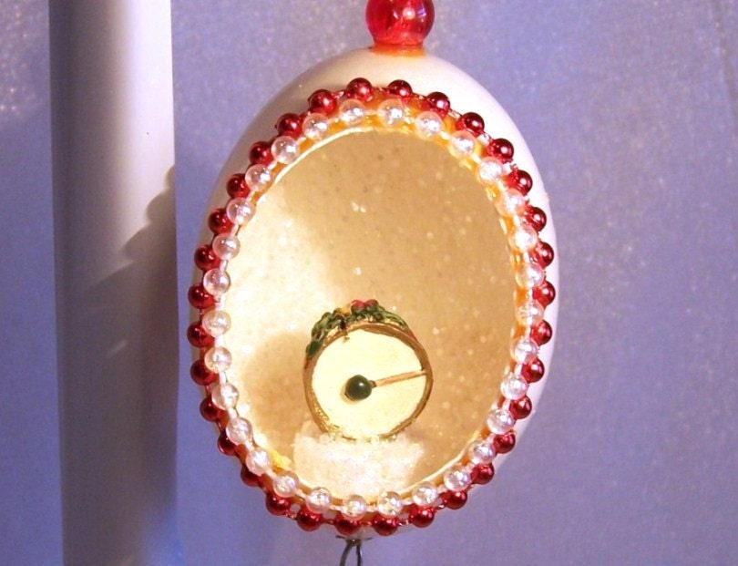 Vintage Christmas Ornament: Tiny Drum in an Egg - S1030