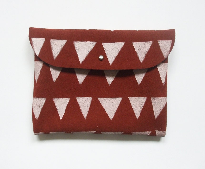 CLUTCH // small size // maroon suede with large white triangles