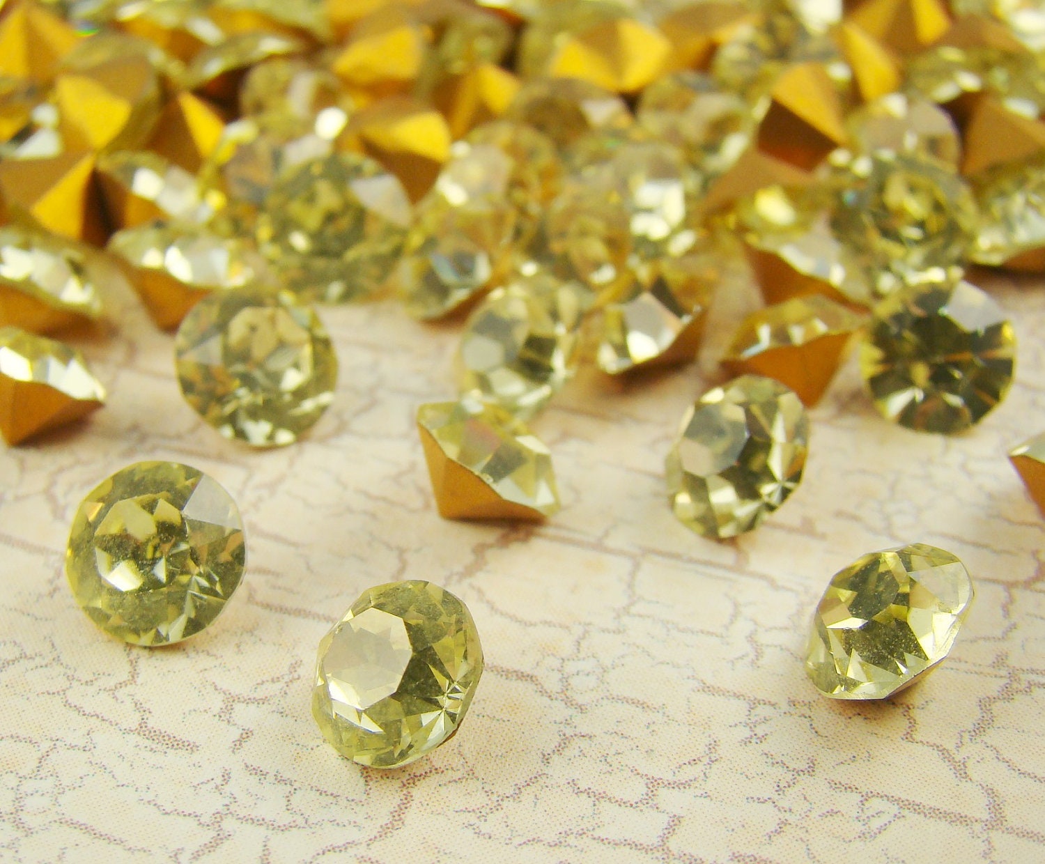 Vintage Swarovski Jonquil Chaton Rhinestones 6mm 28ss Loose Stones (18)
