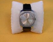USSR "WOSTOK" 18 jewels wrist watch 1960 with date silver metal dial Very VERY  good condition