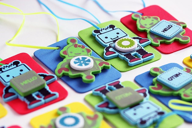 Robot Craft Kit for Kids / 12 DIY Necklaces / Party Craft / Favors / Play Date Activity