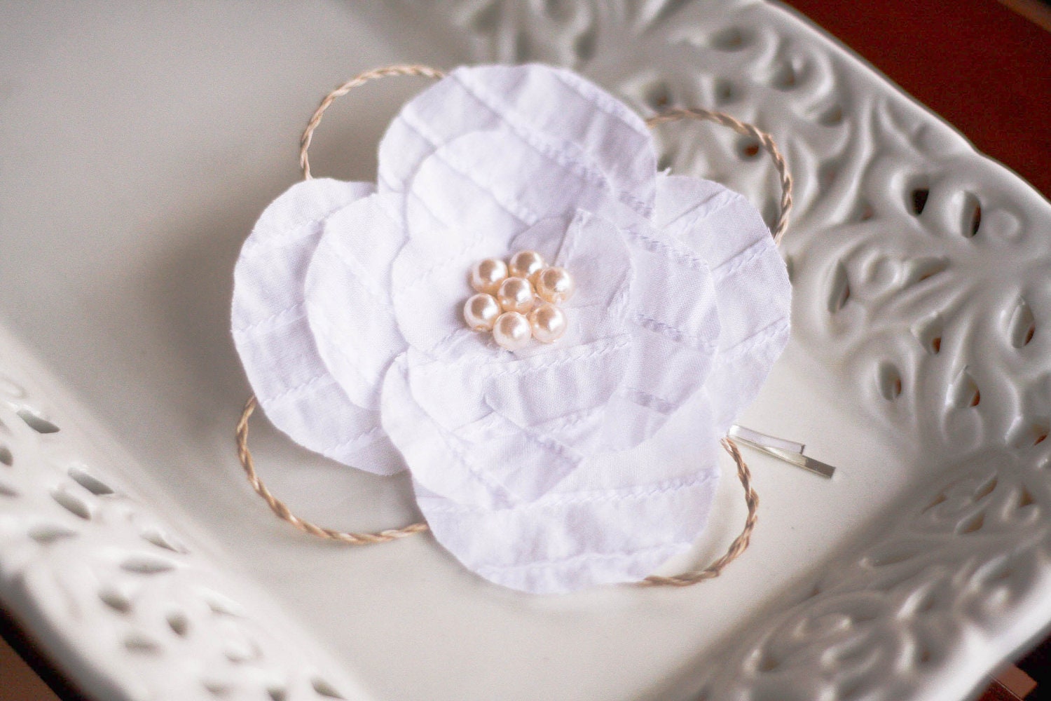 Rustic White Floral Hairclip with Abaca