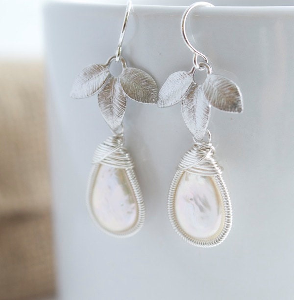 Pearl Dangle Earrings,  Wire Wrapped Earrings, Bridal Jewelry, Pearl and Silver Earrngs, Pearl Earrings