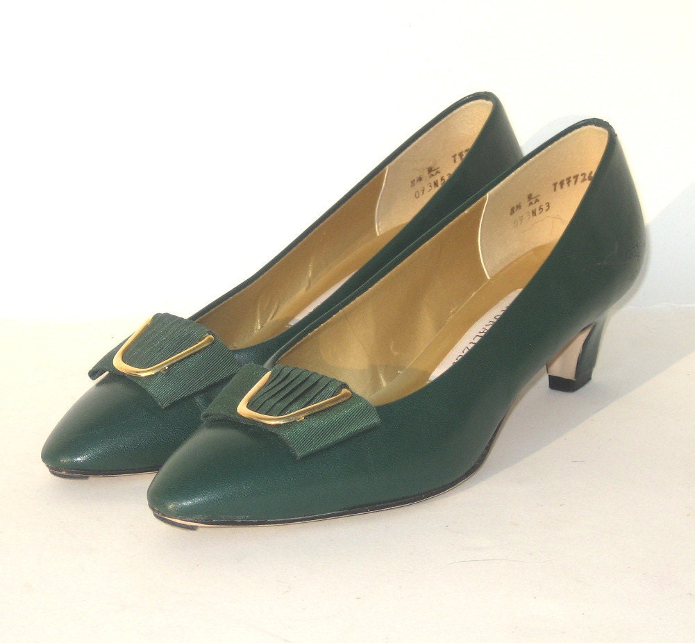 size 8.5 / 1980's Naturalizer sassy green pumps with ribbon bow - SplendoreBoutique