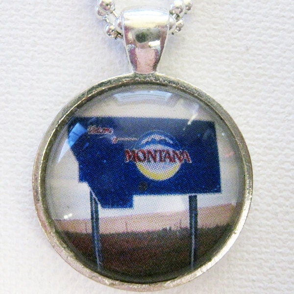 Welcome to Montana Highway Sign Necklace Pendant