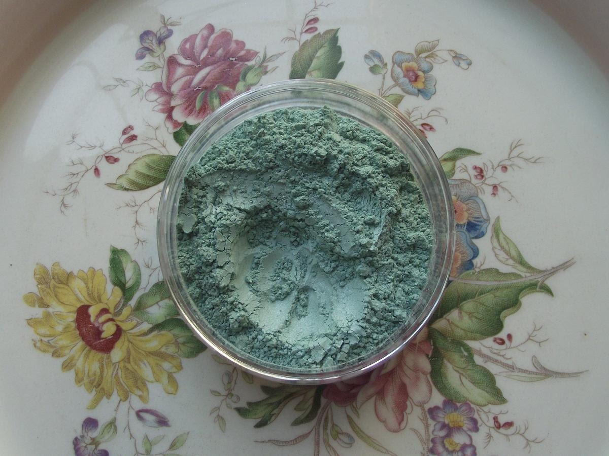 Prince Charming Green Pastel Shimmer Eyeshadow Organic Vegan