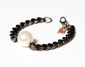 Zoe Chain and Pearl Bracelet in GUNMETAL