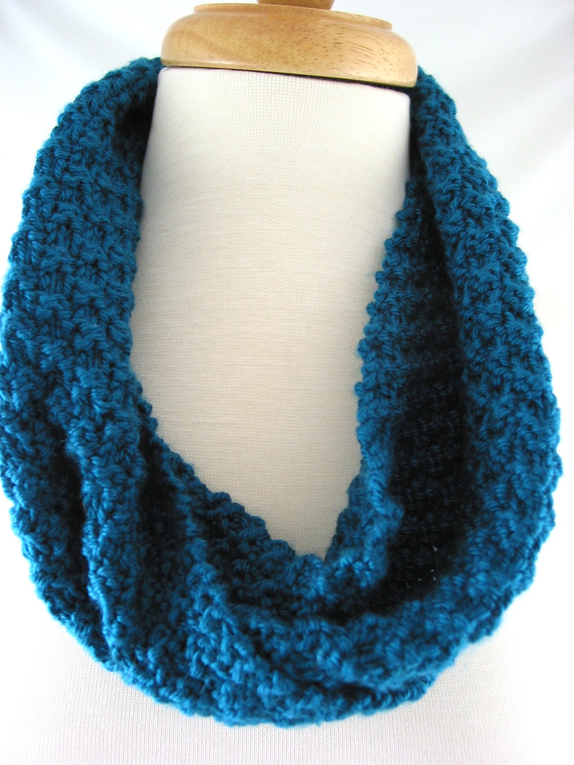 Single loop Infinity Scarf