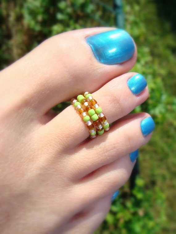 Toe Ring - Caramel Apple Pattern - Topaz - Green Apple - Stretch Bead Toe Ring