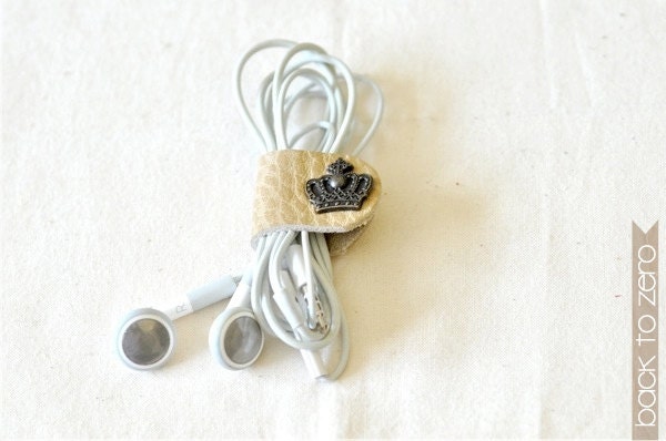 Customized Leather Earpiece Organizer - Crown