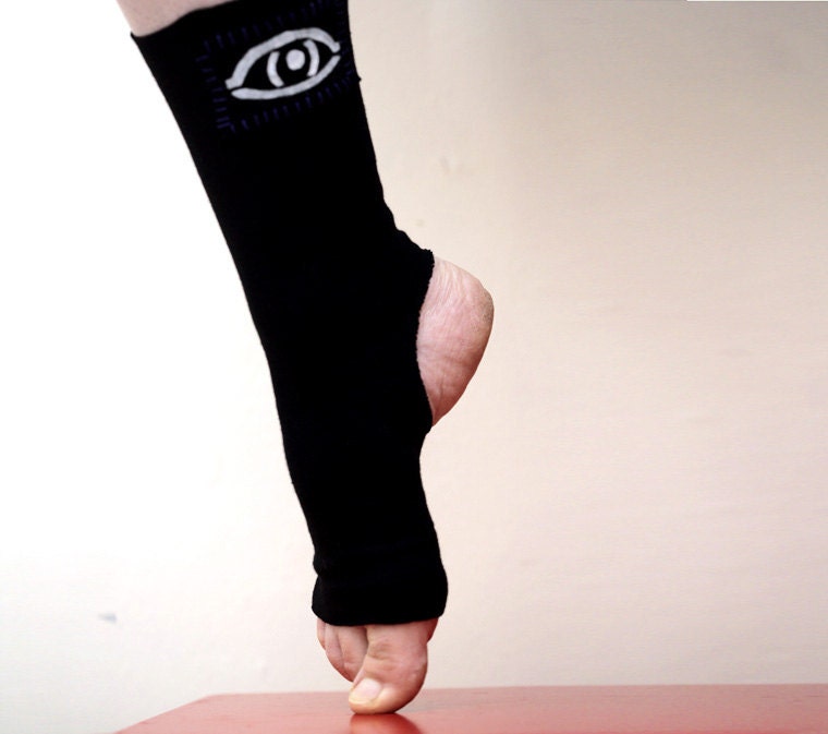 BLACK FRIDAY  Organic Hand stitched black yoga socks - warm your feet - icancu2