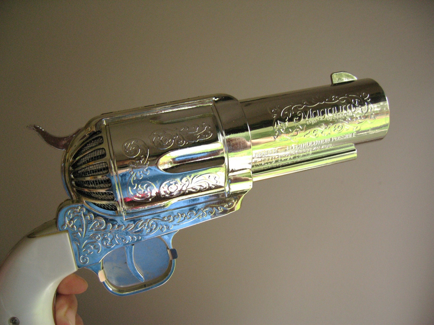 Unused Vintage 357 Magnum Hair Dryer, Made by Jerdon, Gun Blow Dryer, Pistol shaped Hairdryer, Revolver