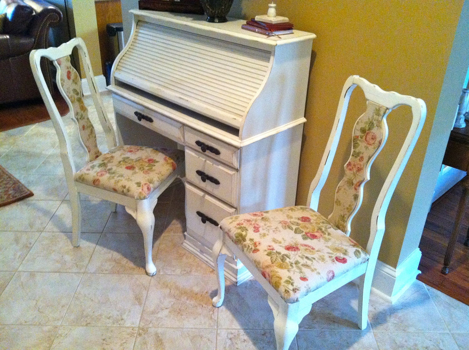 Beautiful Vintage Shabby Chic Dining Room by CooCooPigeonSisters