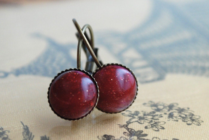 Rouge dorée "" Cabochon Earrings