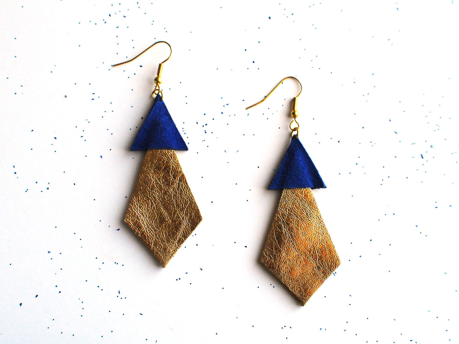 Handmade leather diamond and triangle earrings in gold and electric blue / E4