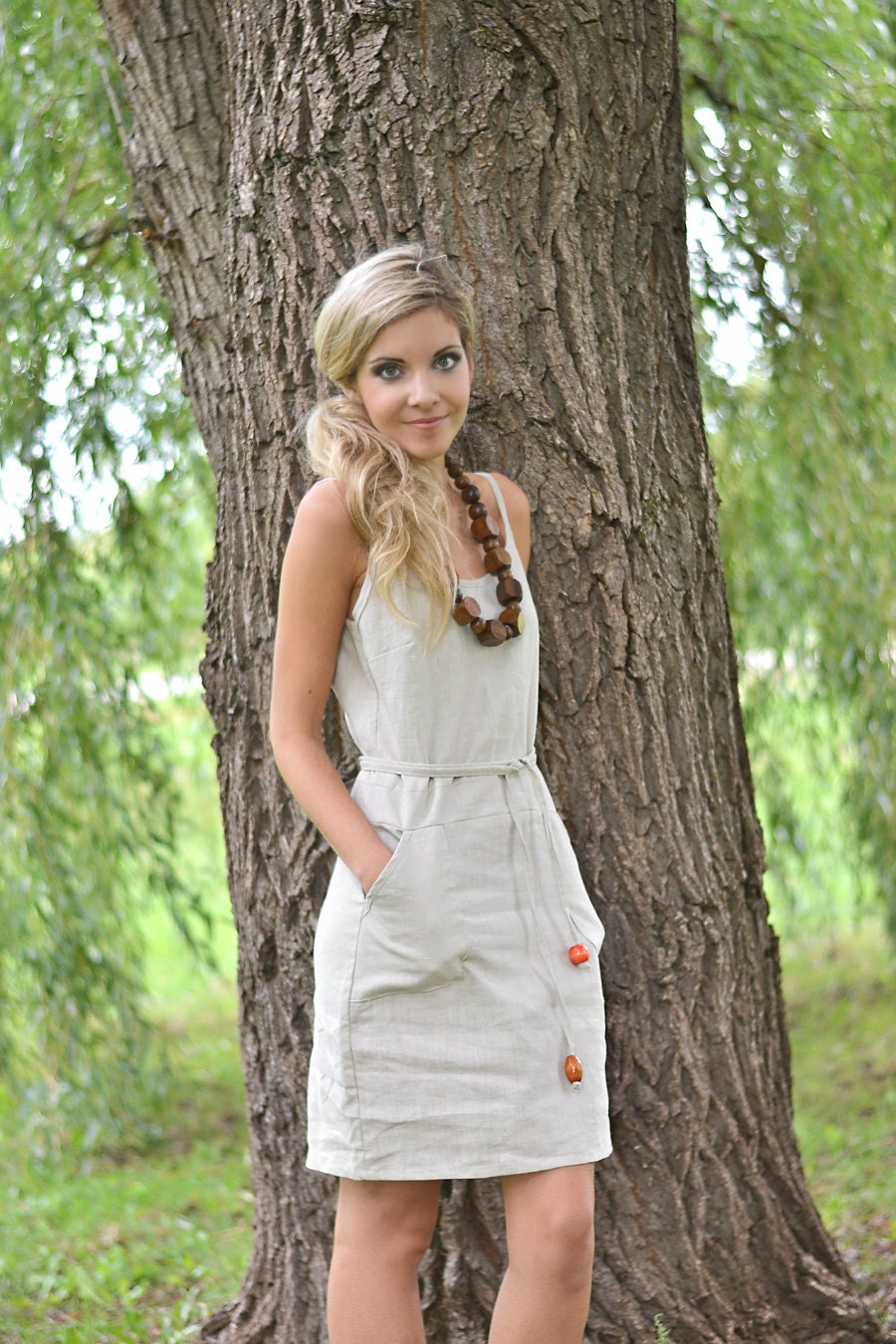 Women's summer dress with spaghetti straps and pockets - Spring fashion