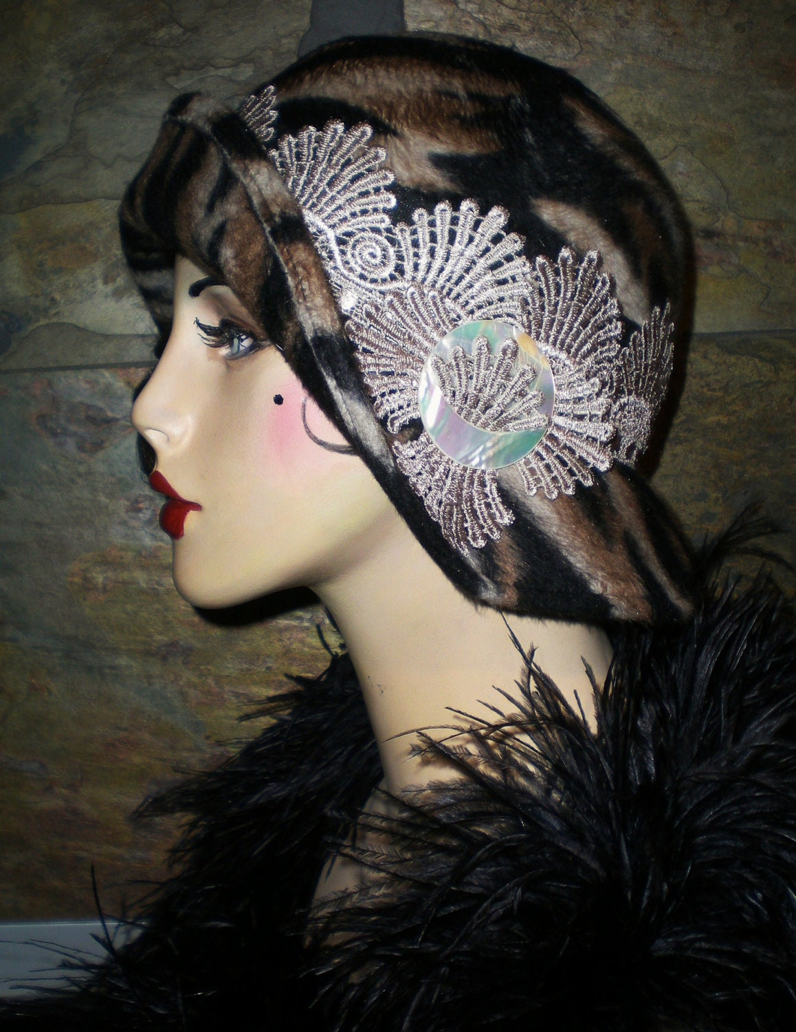 One of a Kind Vintage Roaring 1920s Wool Felt Tiger Lace FLAPPER GIRL CLOCHE Hat Mother of Pearl Brooch