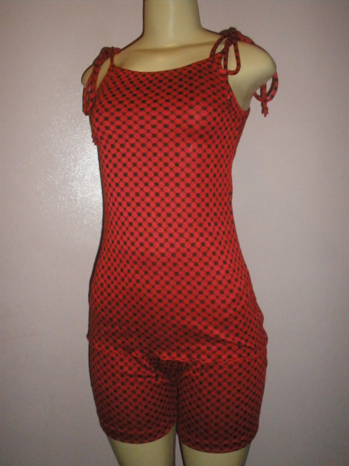 Cute Red & Black 2 Piece Short Set (Fits a Size Large, XLarge)