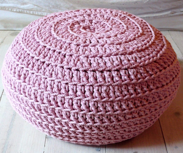 Floor Cushion Crochet - pink