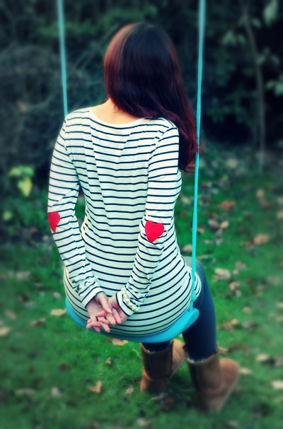 Red heart patched longsleeve size S