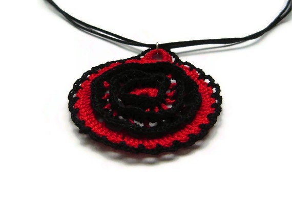 Crochet necklace, Crochet Pendant, Black and Red Crochet Necklace, Fibre Necklace, Statement Jewelry, Gift for Her, OOAK