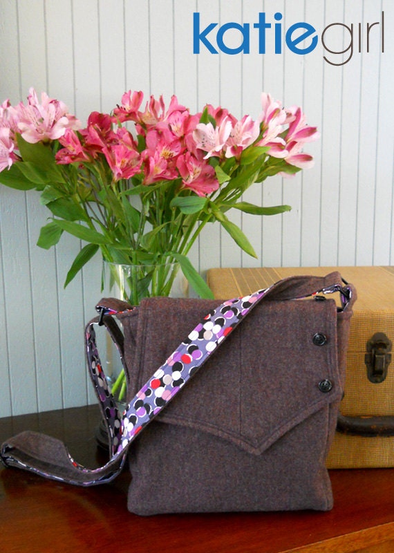 MINI MESSENGER BAG from upcycled wool - Dusty Purple