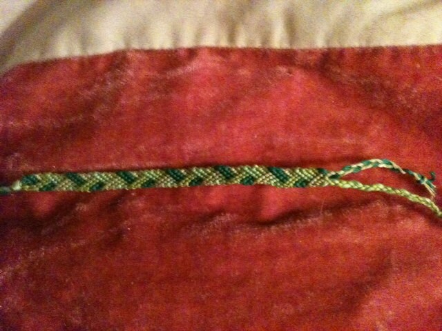 Criss Cross Friendship Bracelet step by step. Criss Cross Friendship Bracelet step by step.