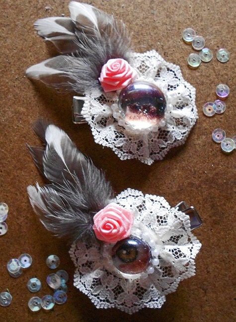 The Eyes Have It Hairclips in Pink
