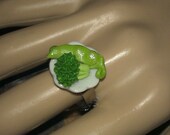 Super Cute Adjustable Mini Food Ring (Head of Broccoli and a Pea Pod) Veggie Vegetable Vegetarian Vegan Kitsch Kawaii