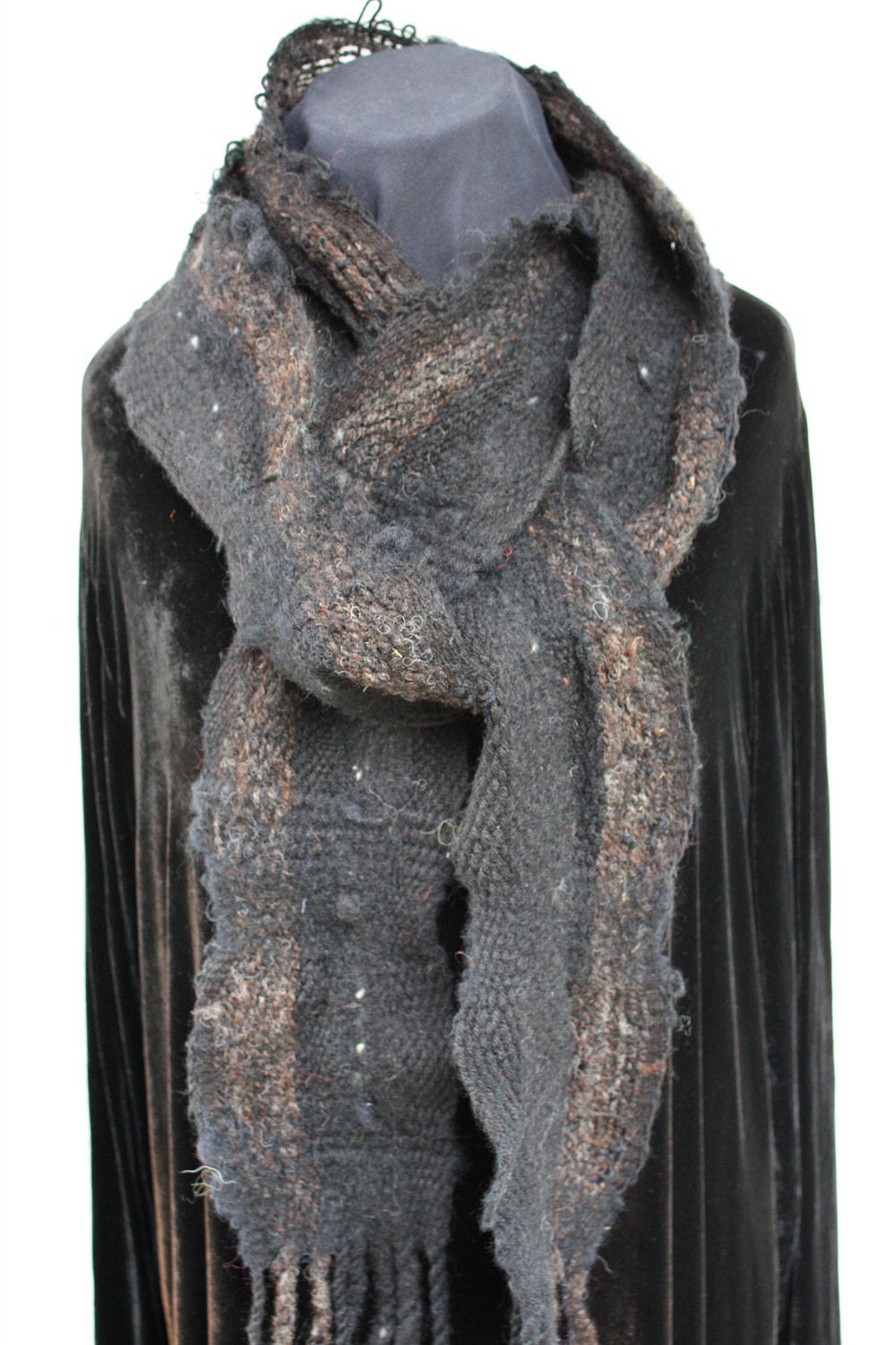 Chic Everyday Scarf in black and brown