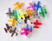RAEWADOLLY 50pcs Plastic Aeroplane Charm for Earrings, Pendant, Ring, Keychain, Brooch