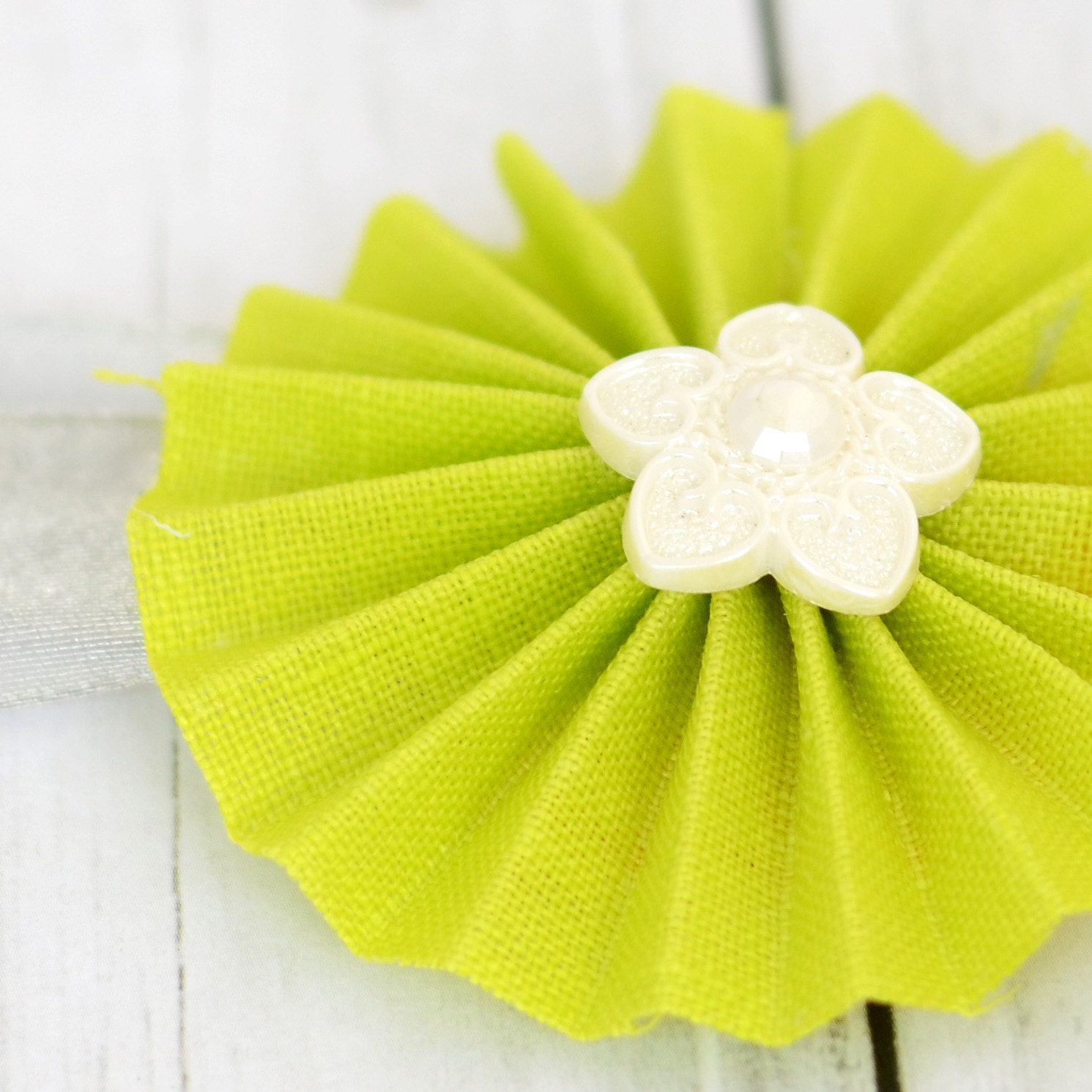 Chartruse Vintage Button Pleated Medallion Brooch