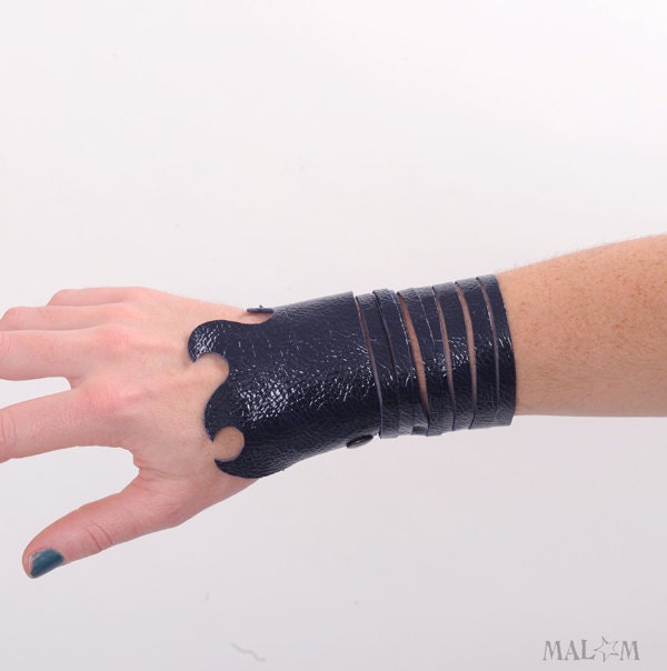 Dark blue leather cuffs - 2 fairy cuff bracelets in varnished dark blue leather