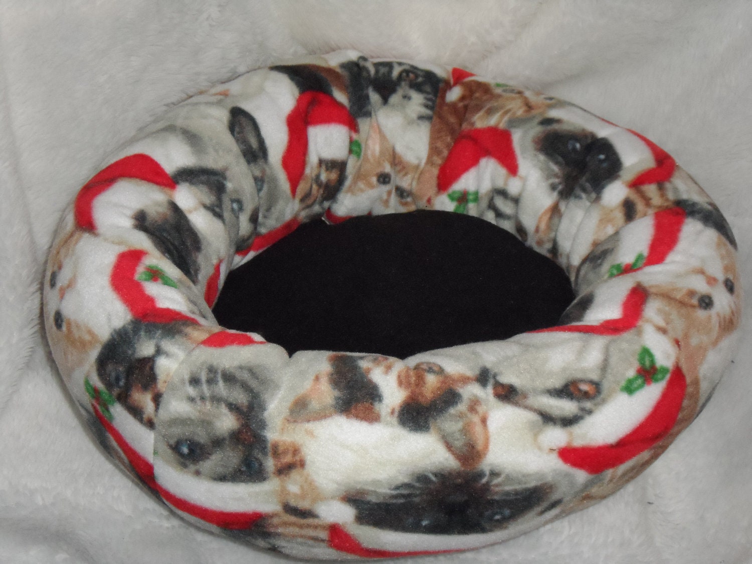 Santy Claws  - Cat  Bed (black)