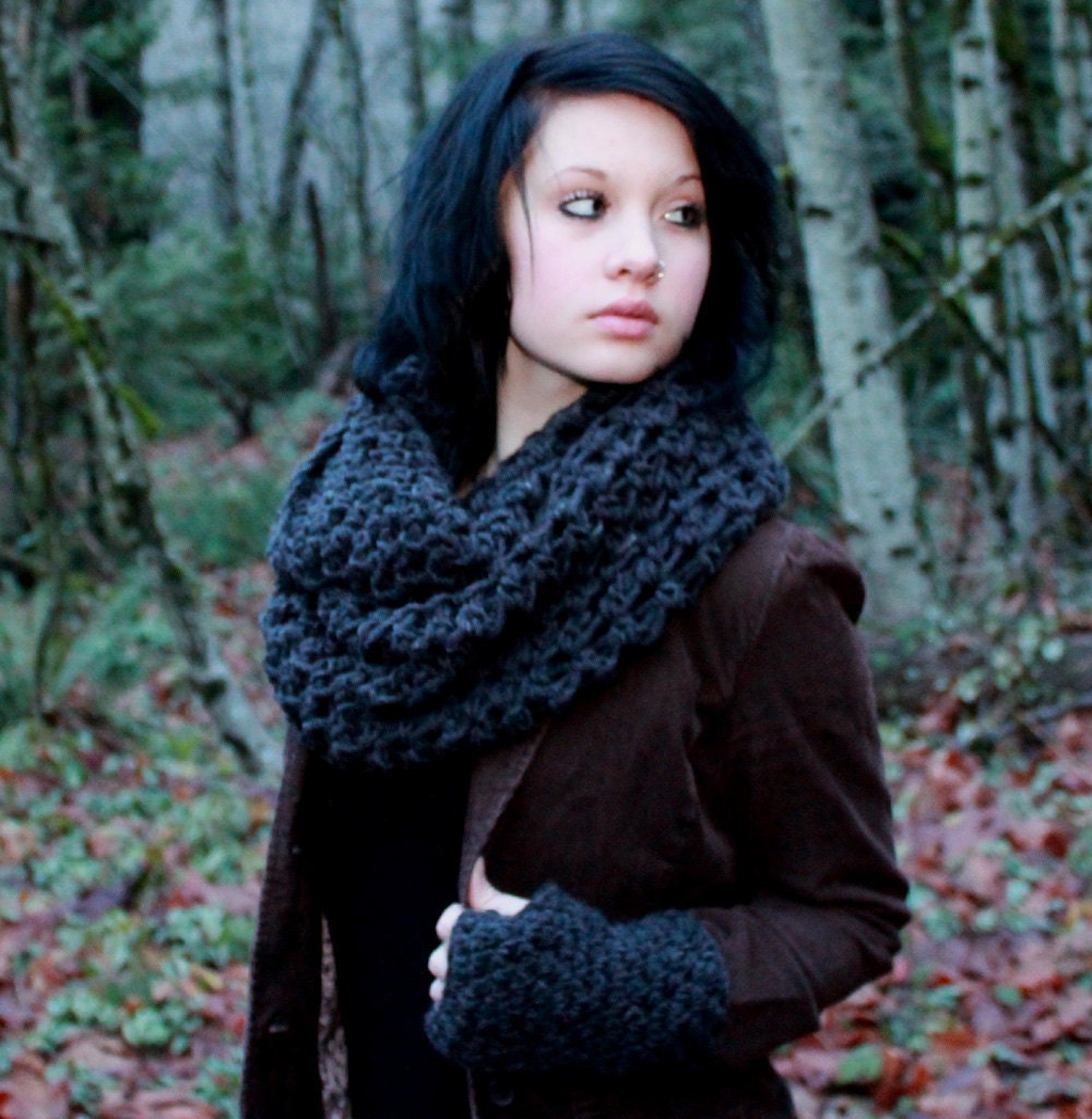 The Favorite Cowlneck scarf eternity Chunky Wrap charcoal black