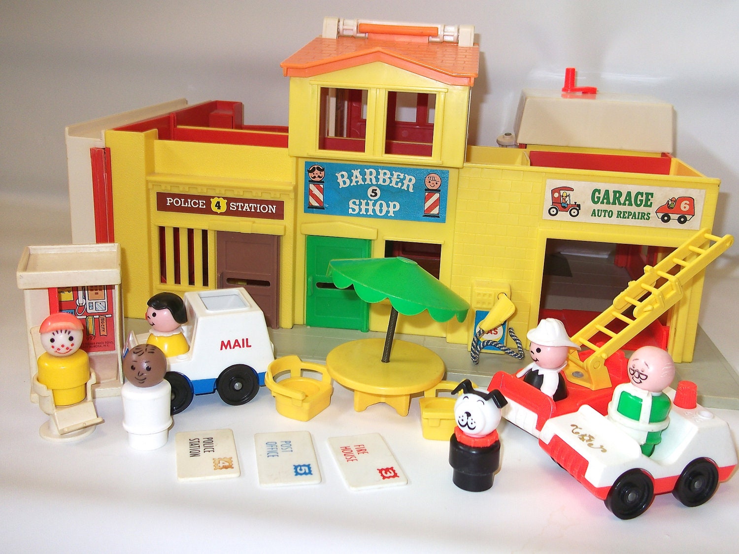 Vintage Fisher Price Play Family Village 1973 Vintage Fisher Price Little People