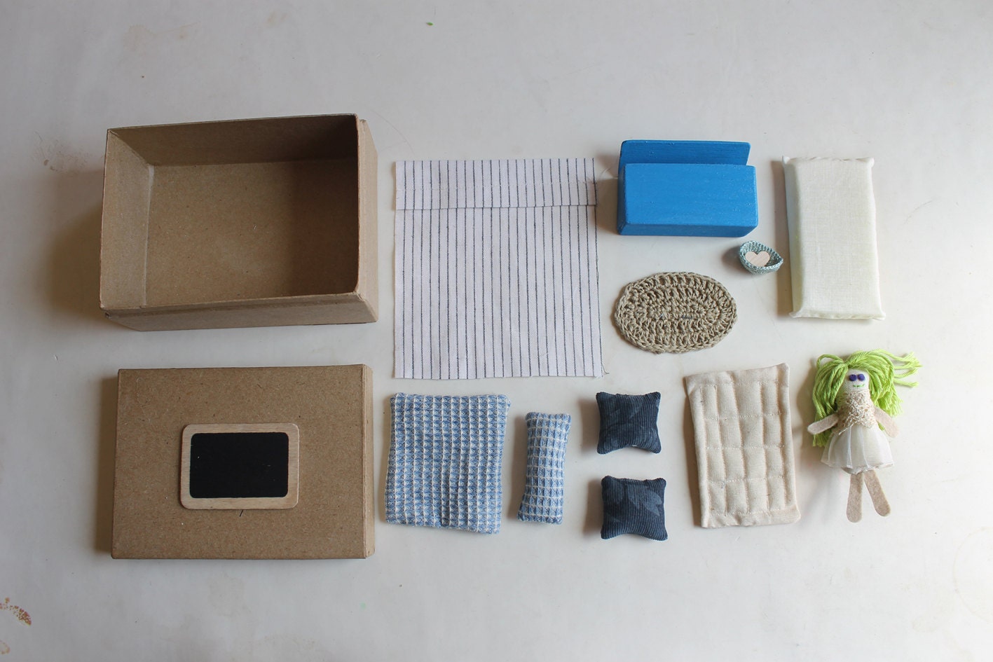 Bedroom in a box with a doll. Miniature. Children. Roombox.
