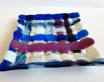 Woven Glass Plate in Blue, White and Pink