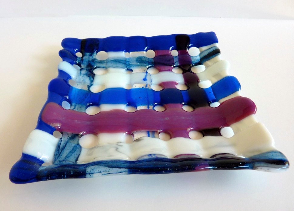 Woven Glass Plate in Blue, White and Pink