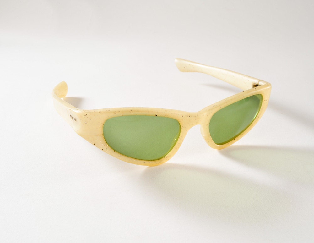 Vintage 1950s Cool Ray Polaroid Sunglasses Creamy Pearl Sparkle Frames Atomic Mid Century Cat Eye