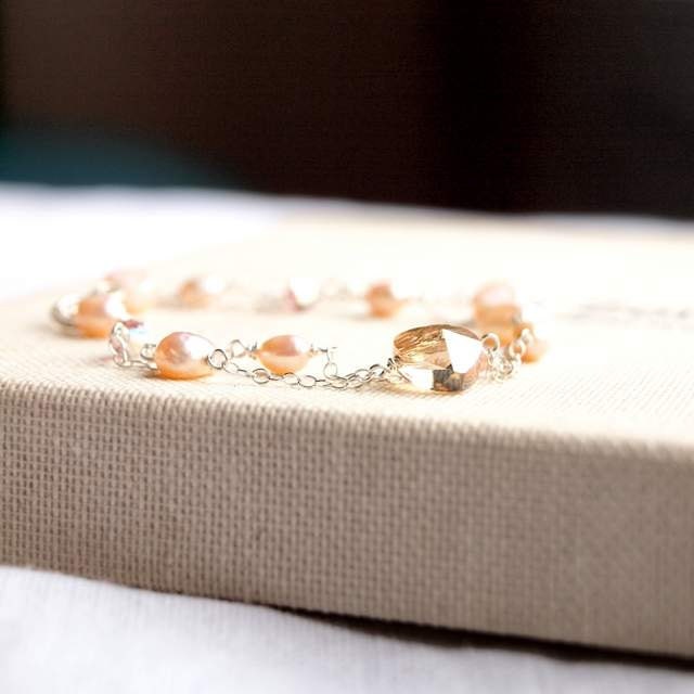 Pearl Bridal Jewelry, Pearl crystal bracelet, peach pearl bracelet
