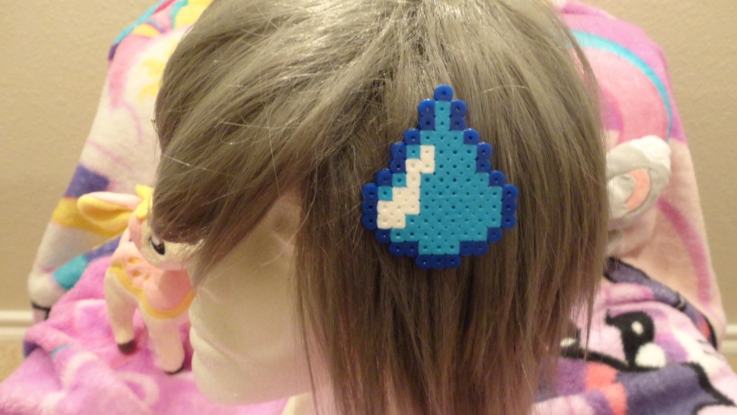 Anime expression pixel drop barrette