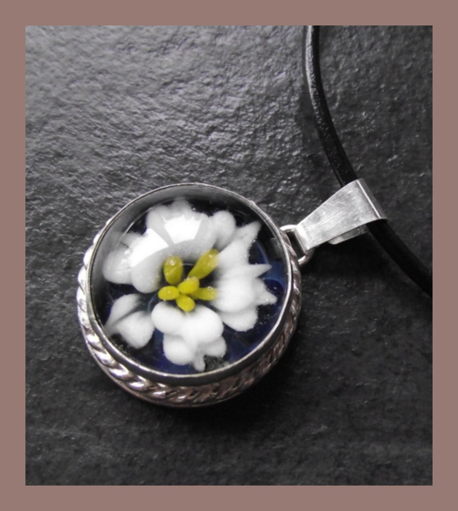 Sterling Silver Lampwork Cabochon Pendant - Free UK P&P