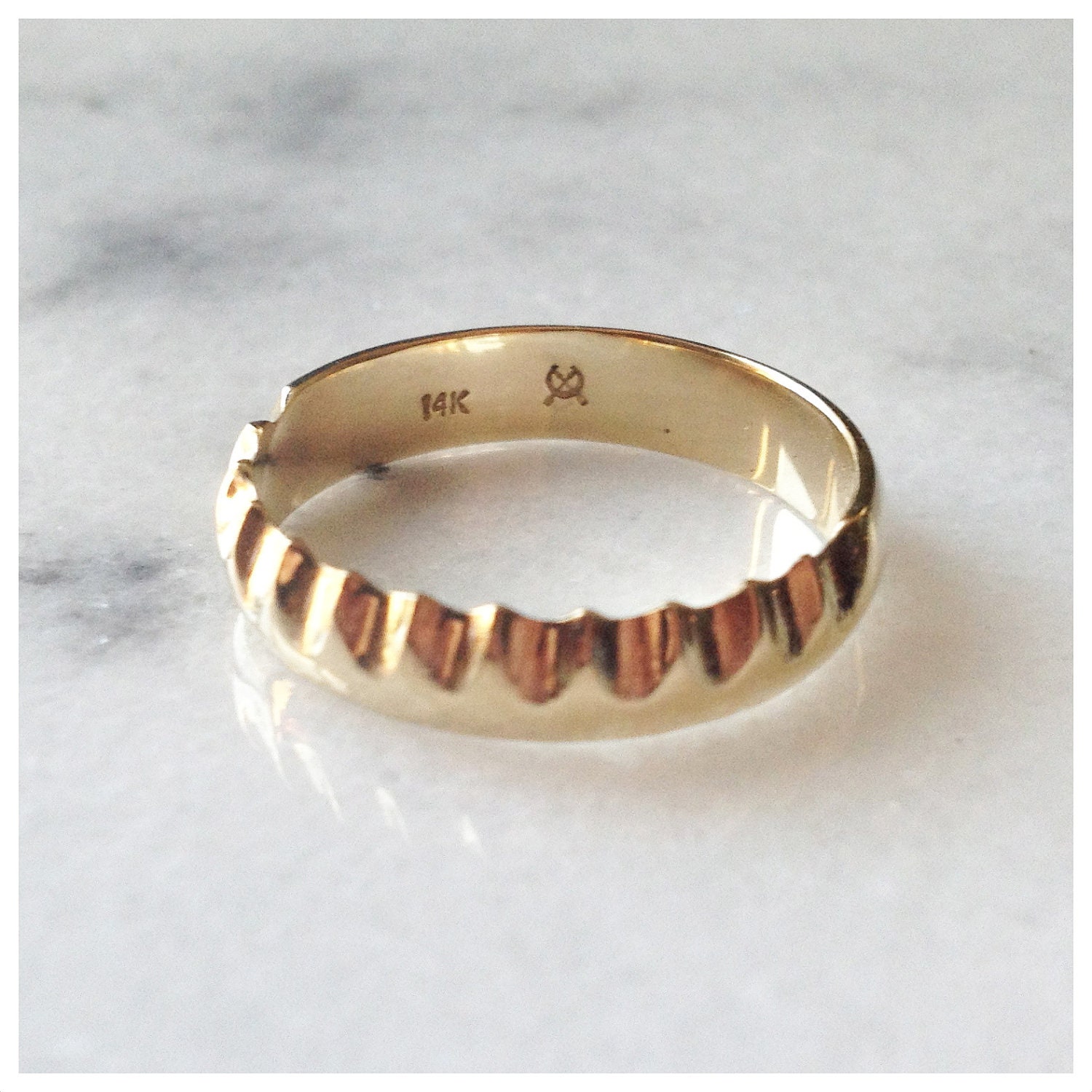 Wide Toothed Band - 14k