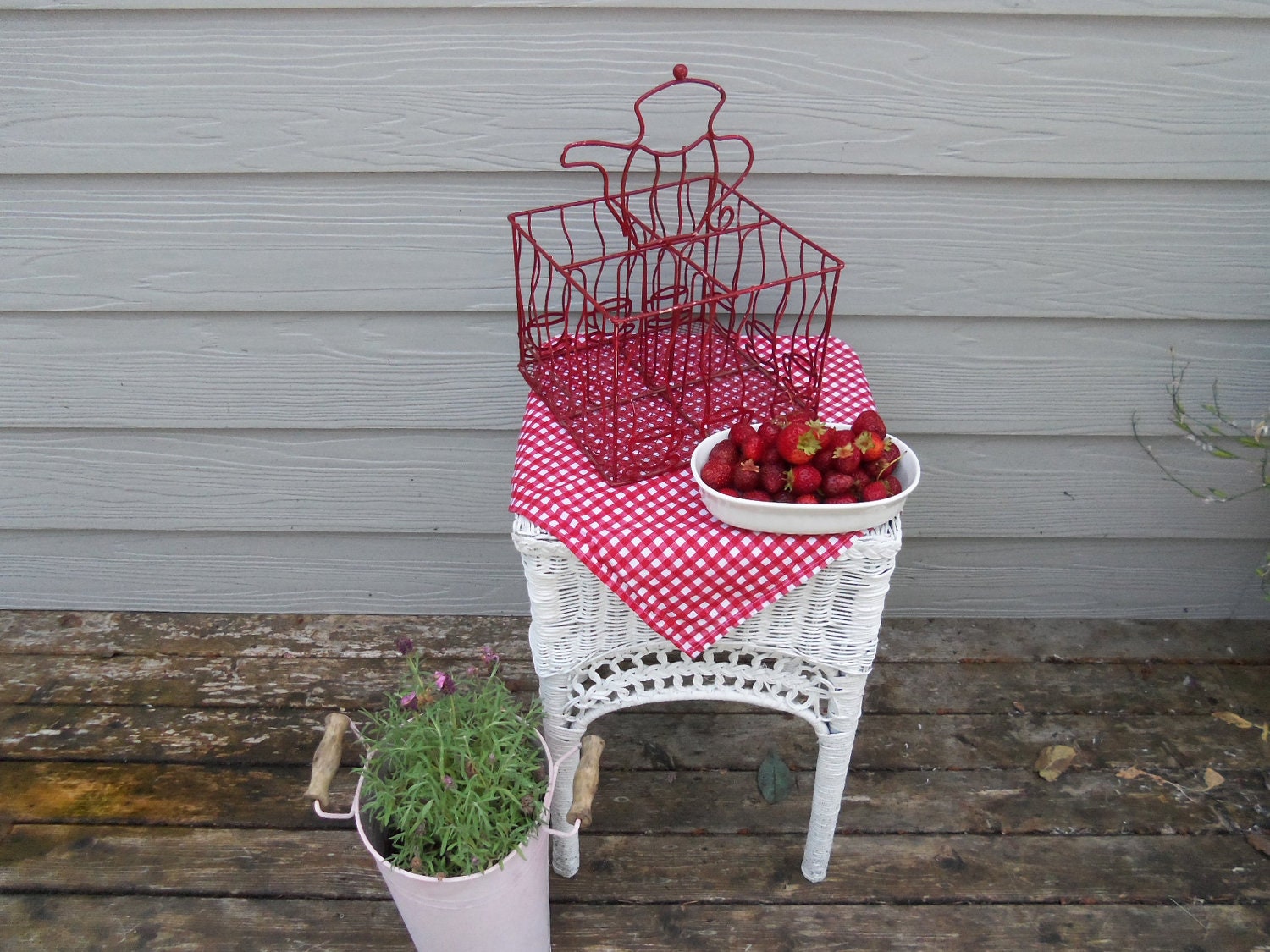 Vintage Industrial Red Metal Wire Rack Basket Storage Organize Kitchen